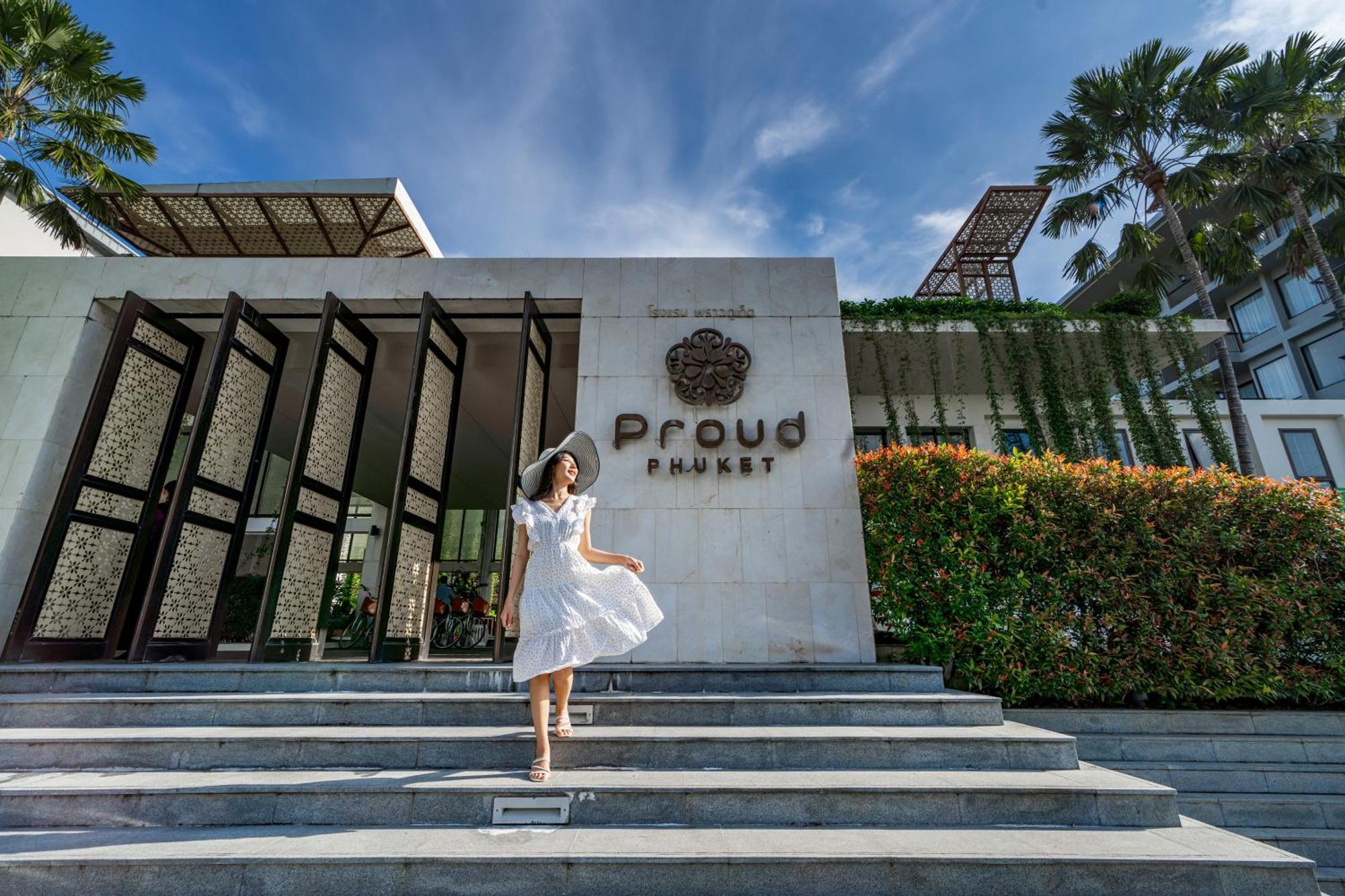 Proud Phuket Hotel, Naiyang Beach Exterior foto